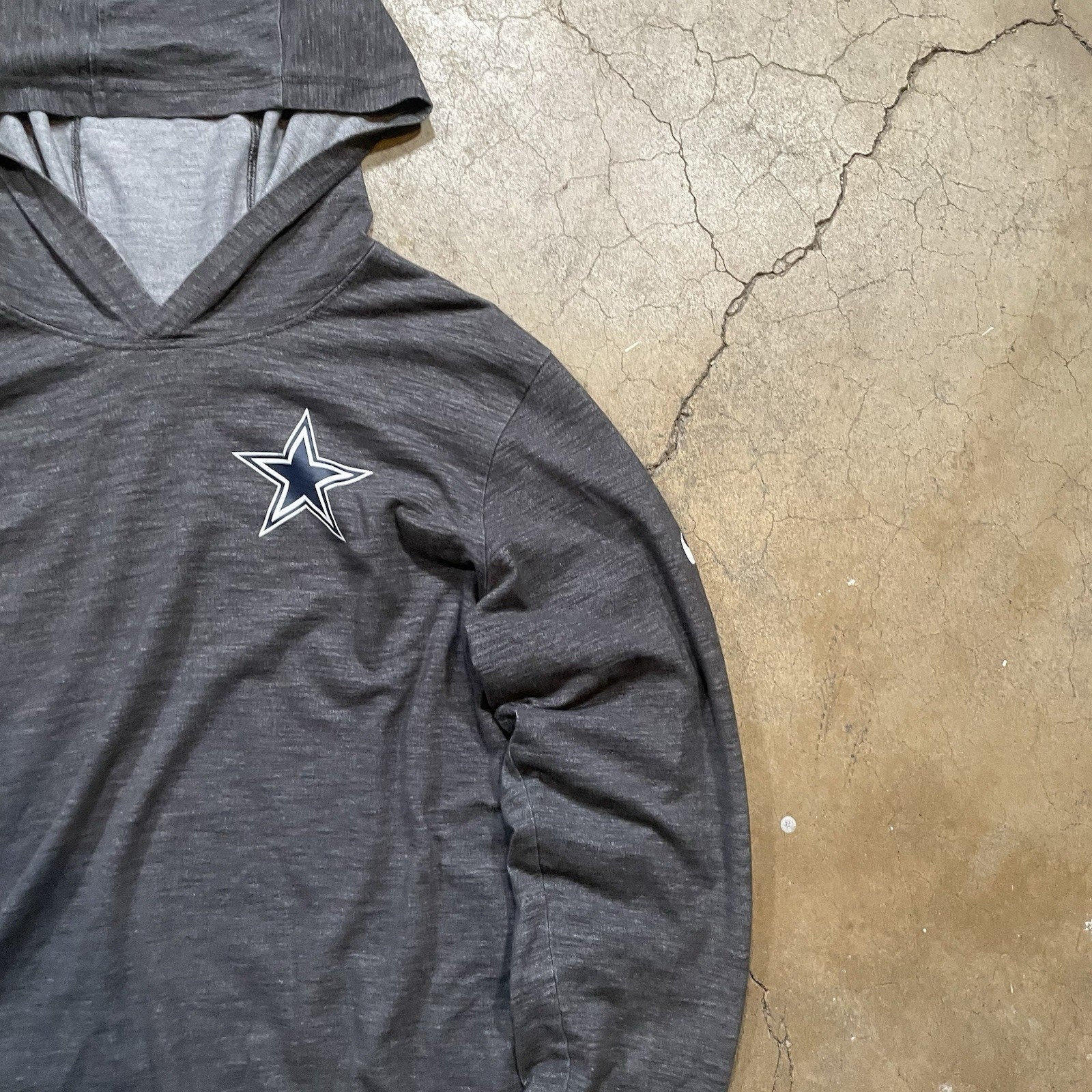 Dallas Cowboys Hoodie Mens Medium Nike Gray Shirt Dri-fit Stretch NFL Training