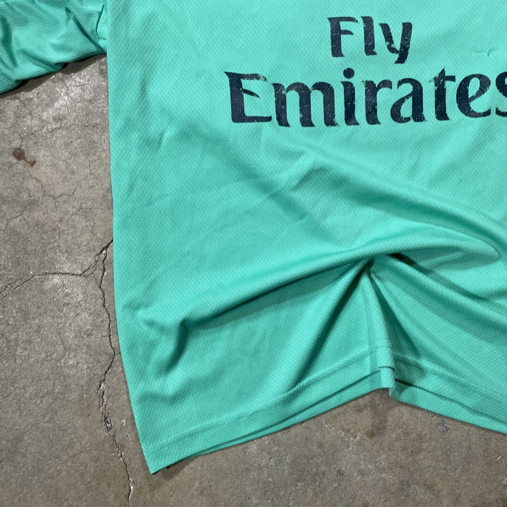 Adidas Mens XL Fly Emirates FIFA World Champions 2018