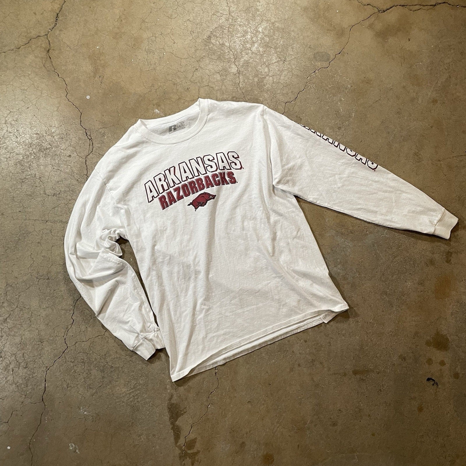 Arkansas Razorbacks Shirt Mens Medium L White Red Long Sleeve Russell Athletic