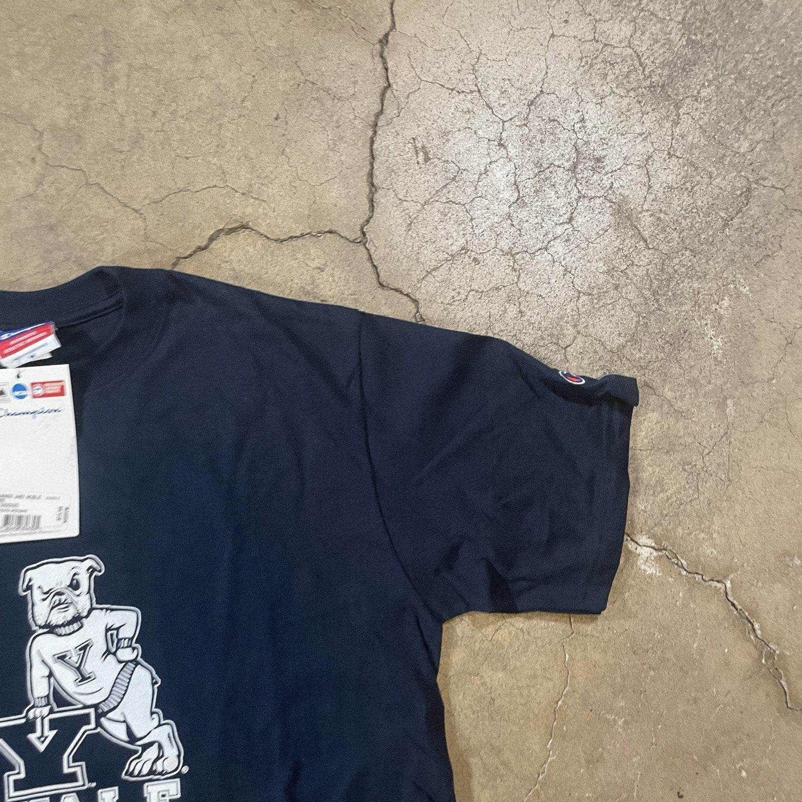 YALE University Shirt Mens Size Medium Blue Short Sleeve