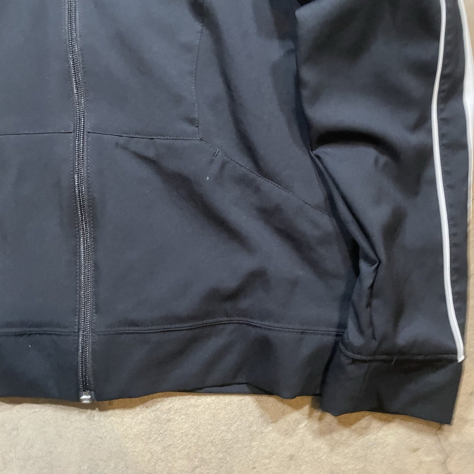 Nike Mens M Long Black Full Zip Athletic Jacket Track Jacket NWT