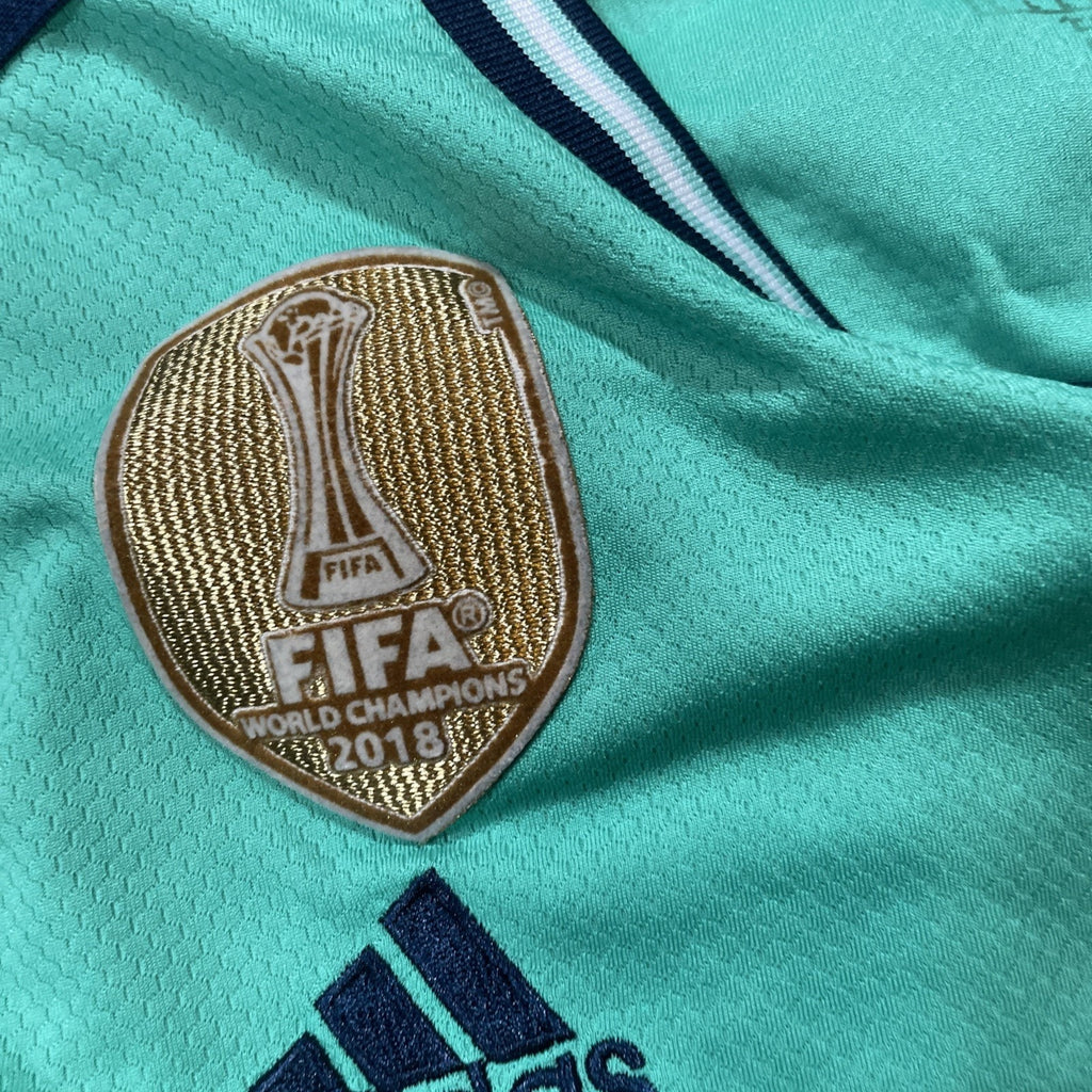 Adidas Mens XL Fly Emirates FIFA World Champions 2018