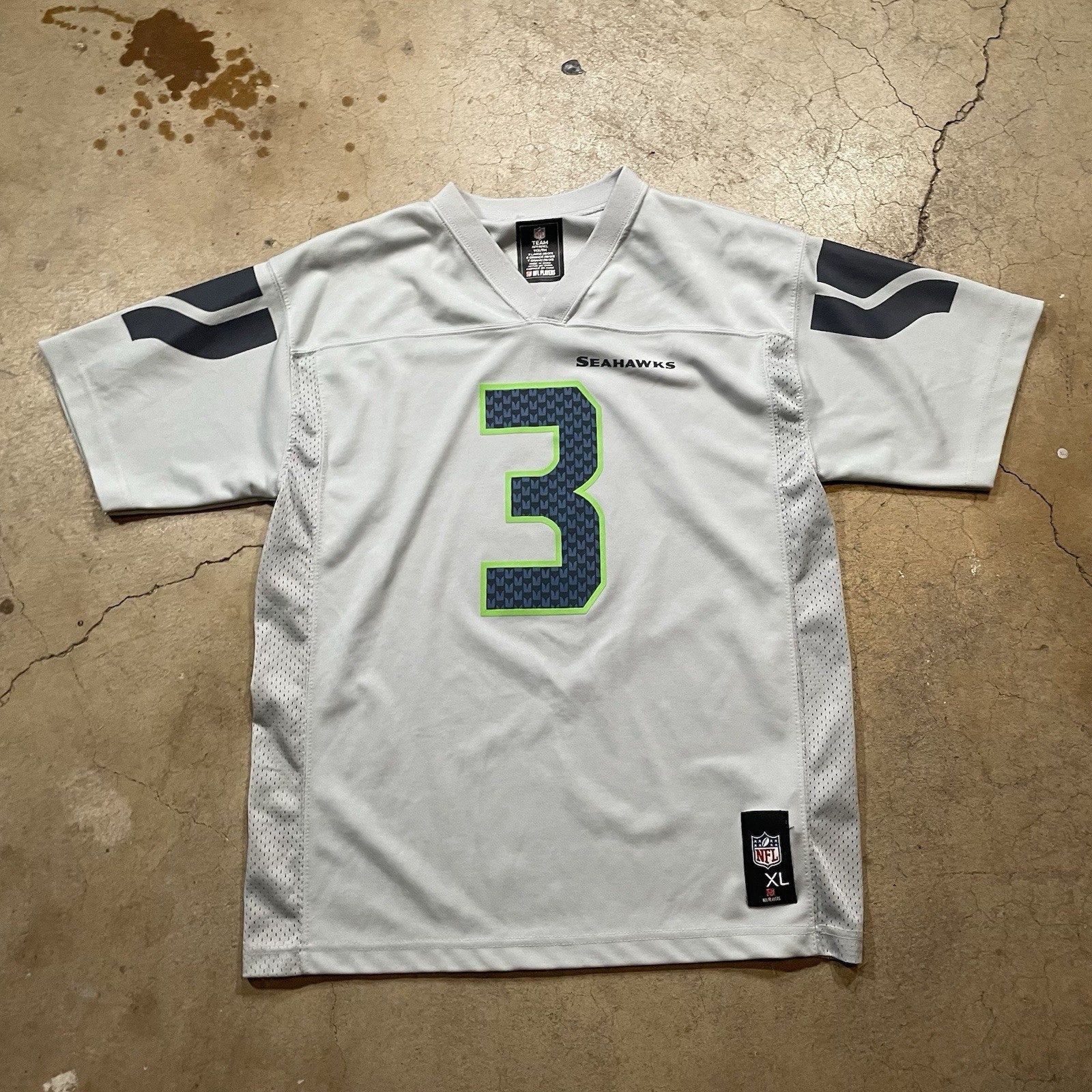 Nike Mens Grey Seattle Seahawks Russell Wilson #3 Football-NFL Jersey Youth XL