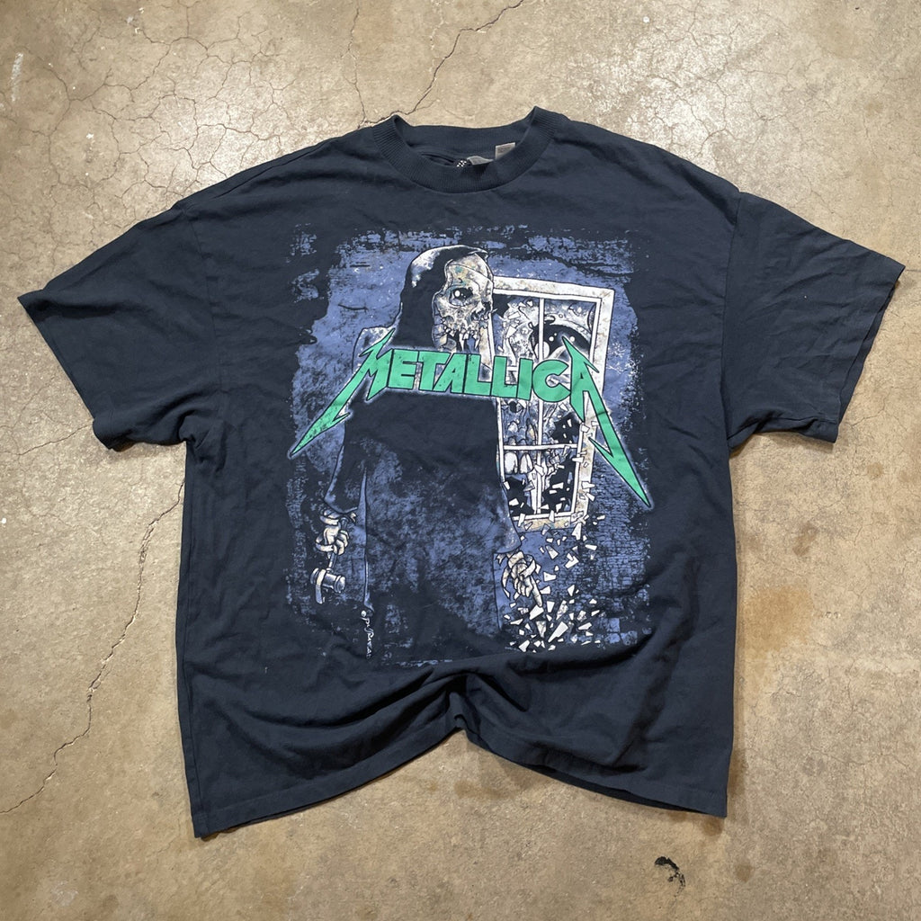 Small Divided METALLICA T Shirt