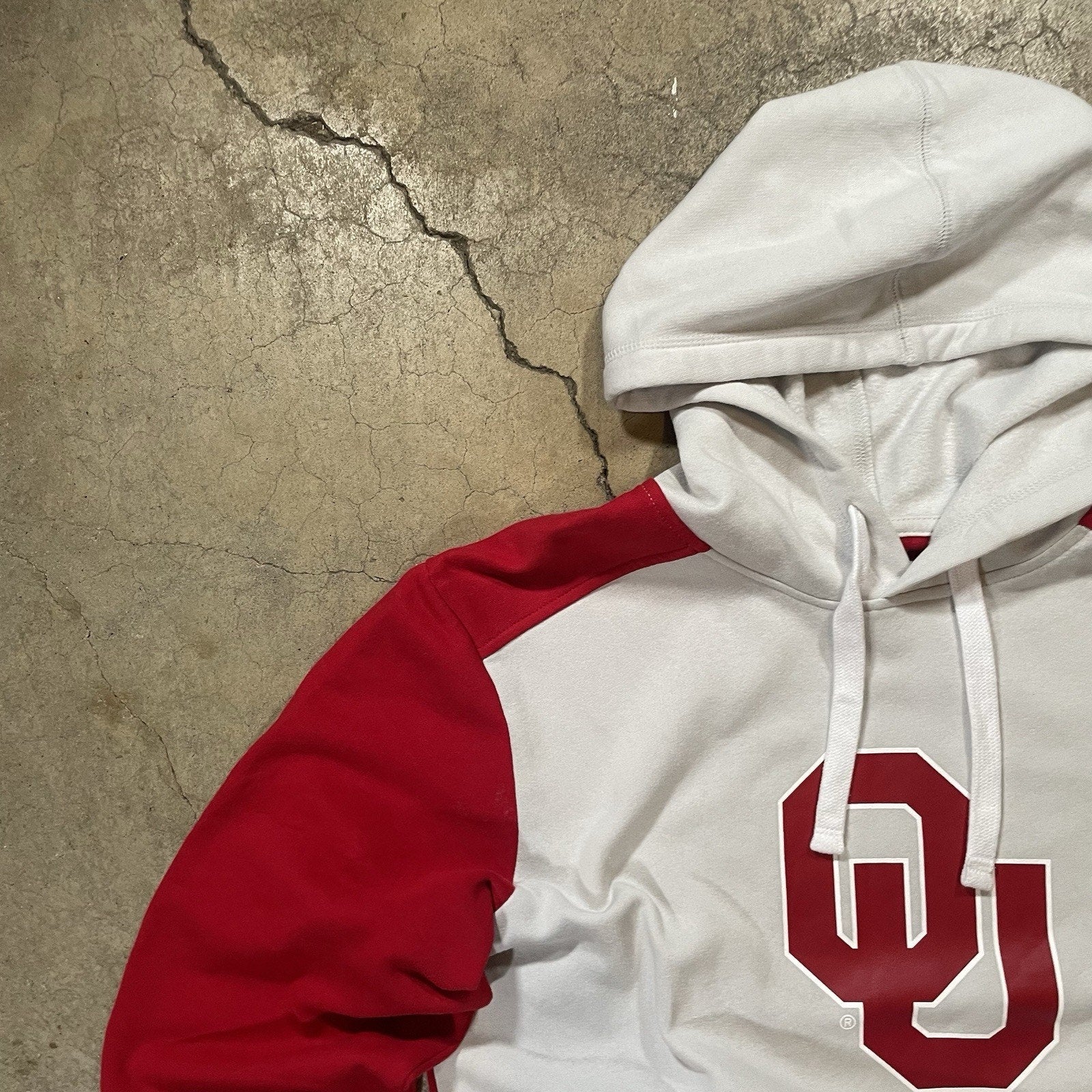 Oklahoma Sooners Men's White Colorblock Pullover Hoodie Size M
