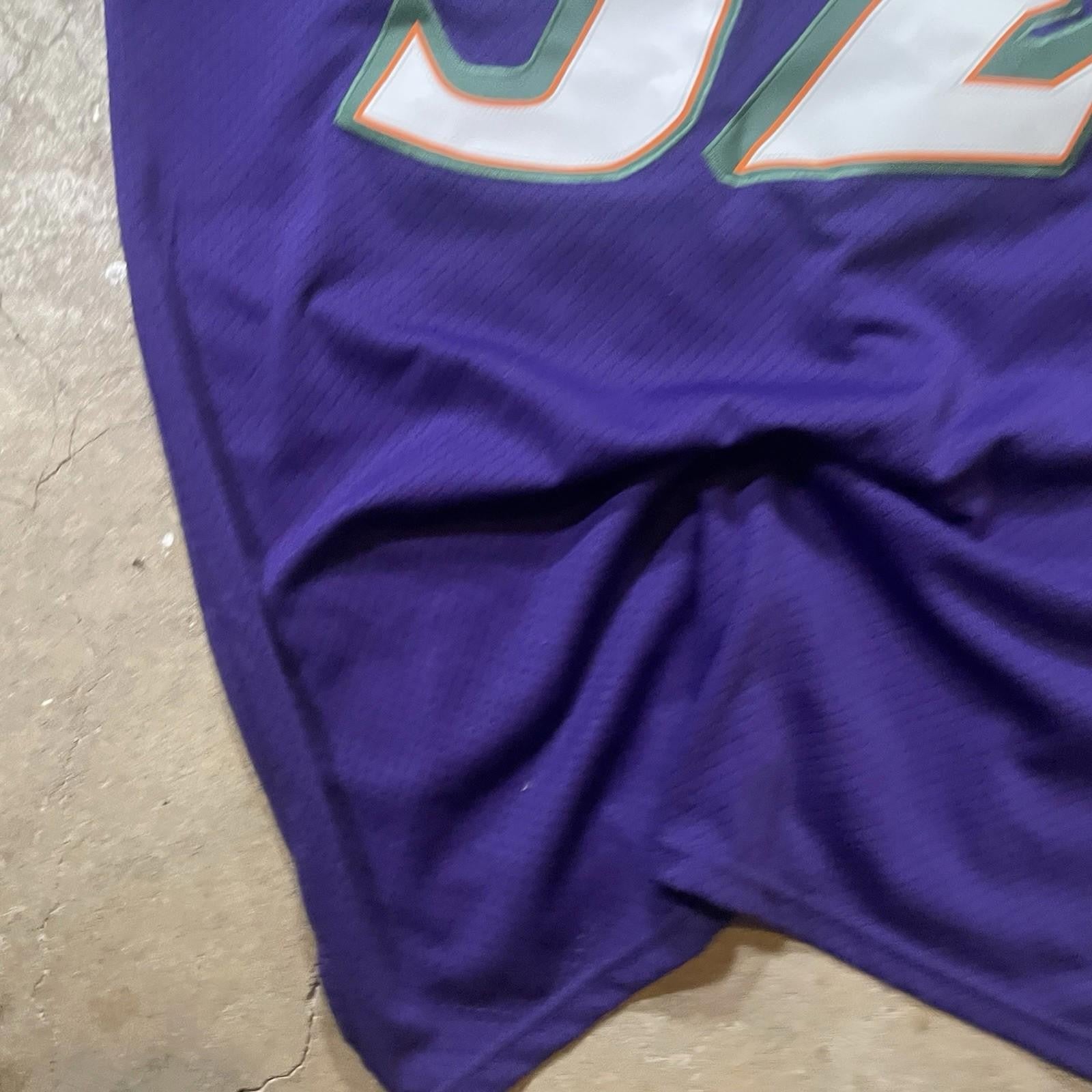 Mens Mitchell & Ness NBA Swingman Road Jersey Jazz 96 Carl malone Large