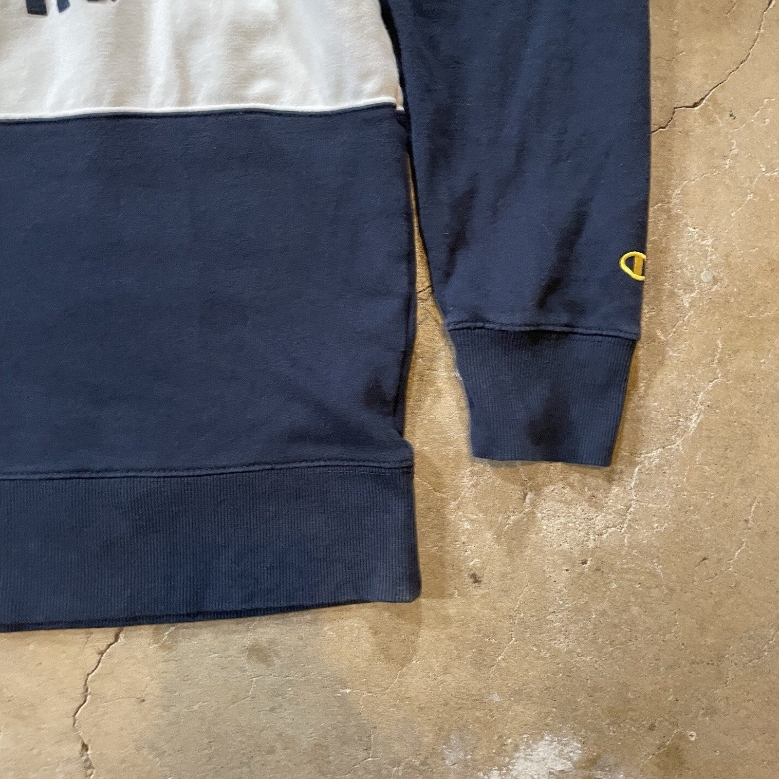 Michigan Wolverines Sweatshirt Mens XL Yellow Blue White Long Sleeve Champion