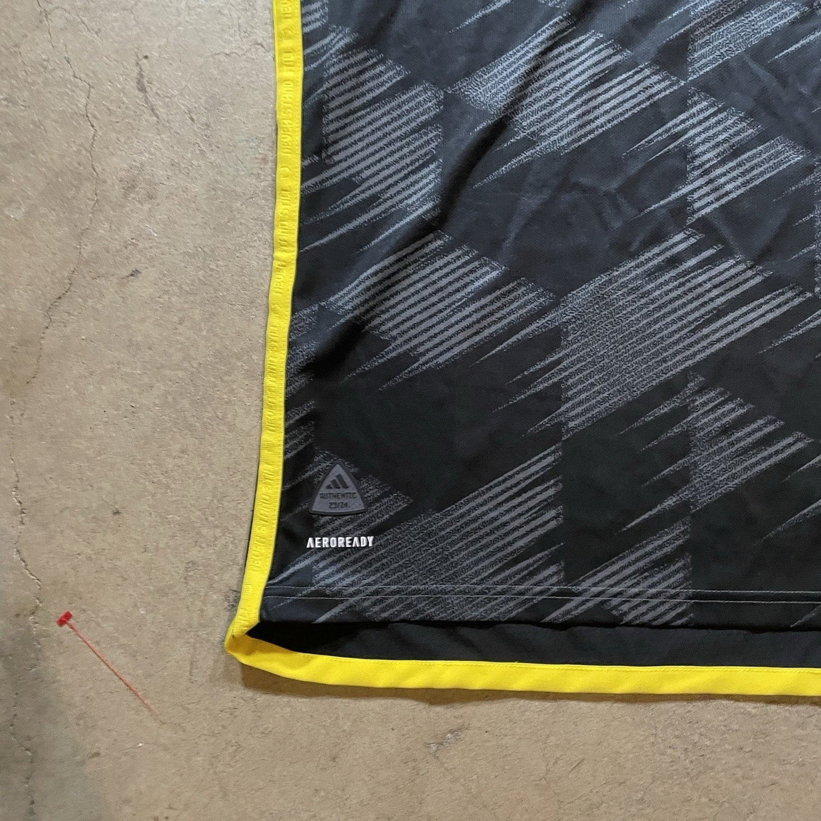 Adidas Authentic Columbus Crew Jersey 23/24 Away Kit JM9239 Men’s Size M