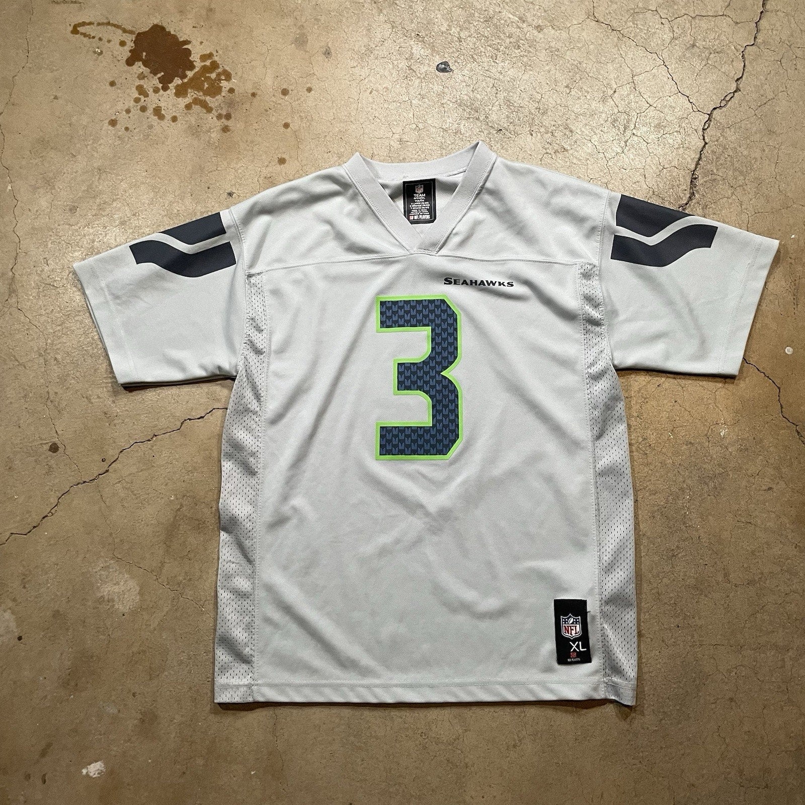Nike Mens Grey Seattle Seahawks Russell Wilson #3 Football-NFL Jersey Youth XL