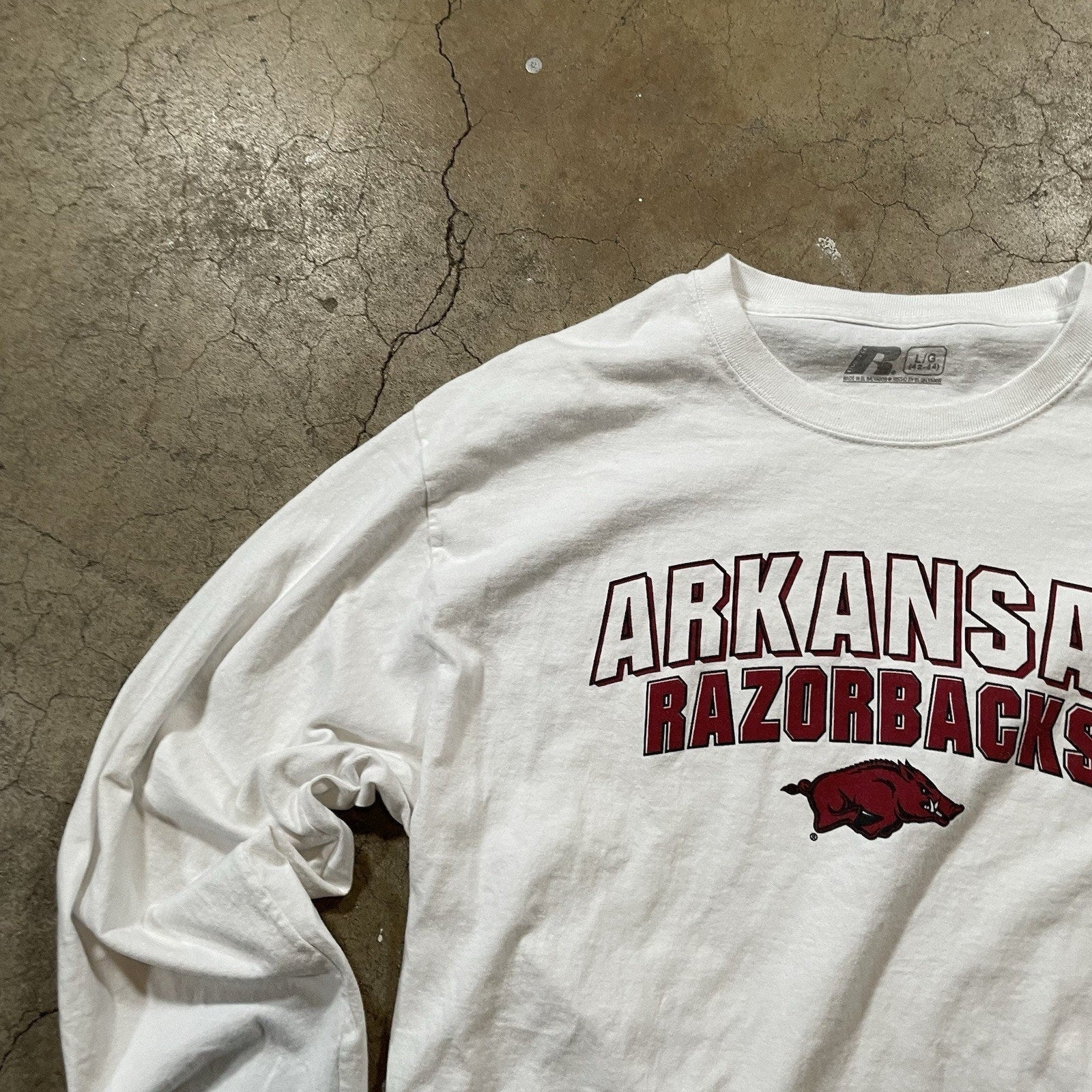 Arkansas Razorbacks Shirt Mens Medium L White Red Long Sleeve Russell Athletic