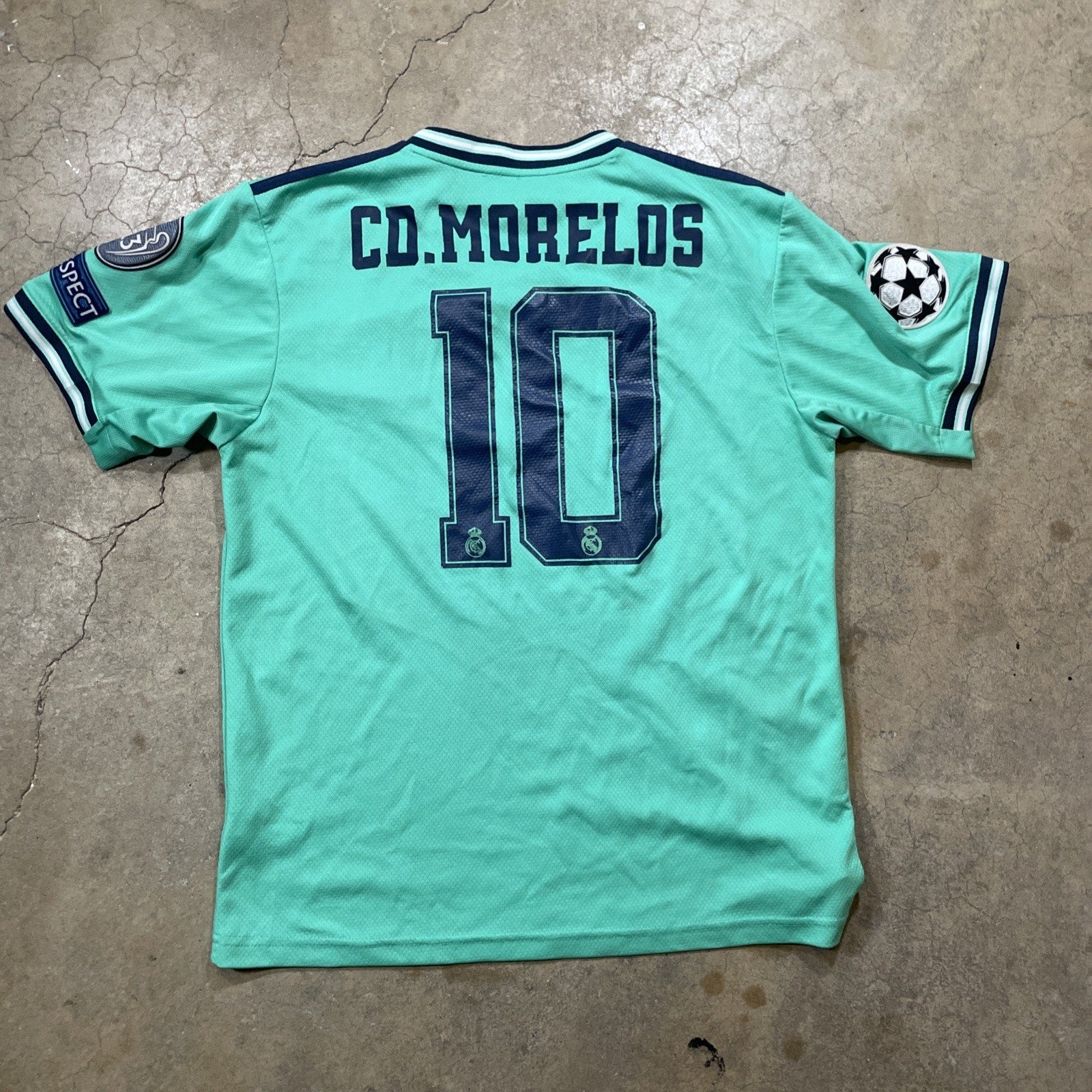 Adidas Mens XL Fly Emirates FIFA World Champions 2018