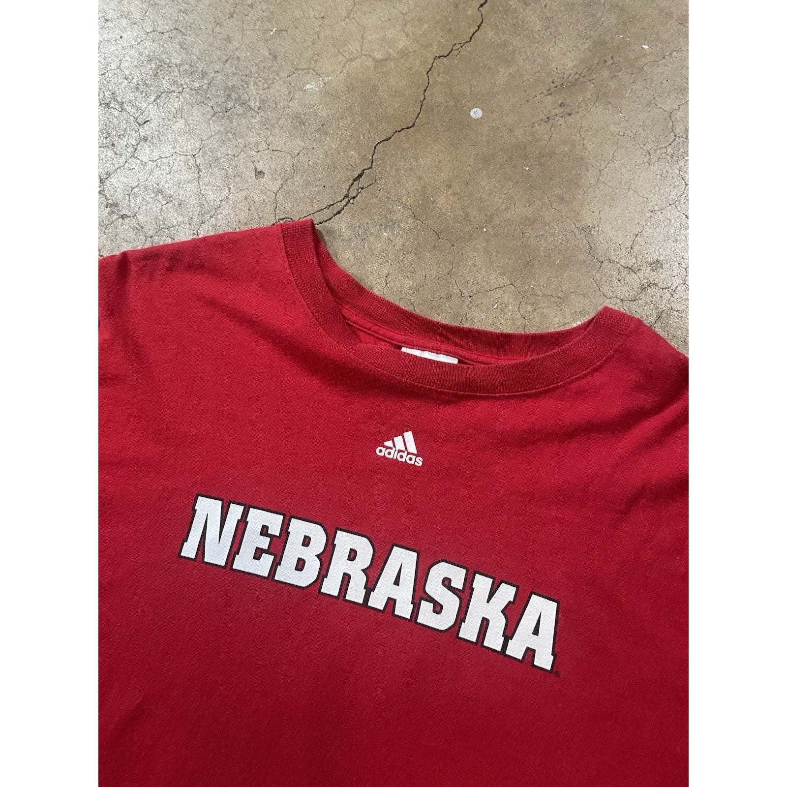 Men's NEBRASKA ADIDAS Red with White "N" Graphic Top Size Large