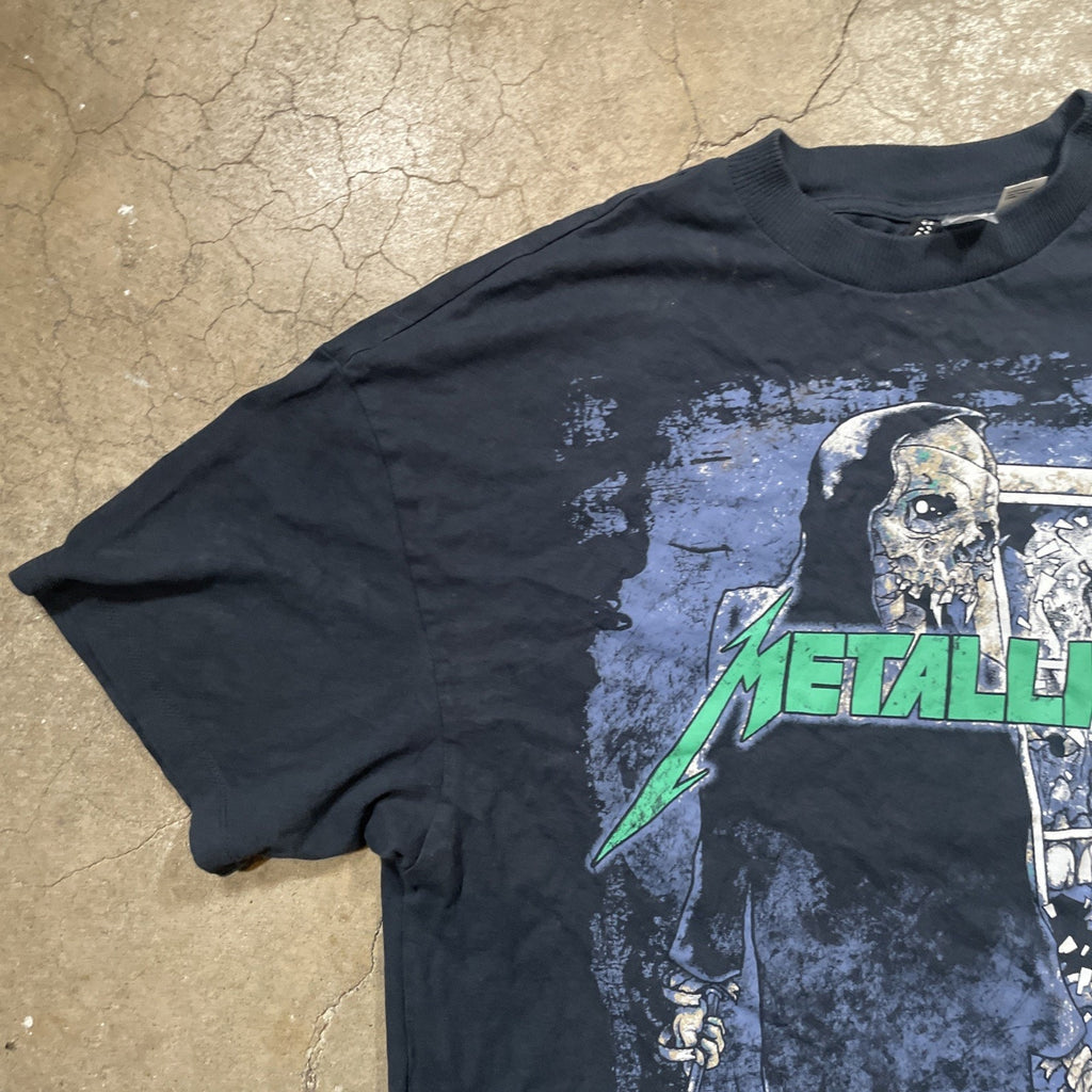 Small Divided METALLICA T Shirt