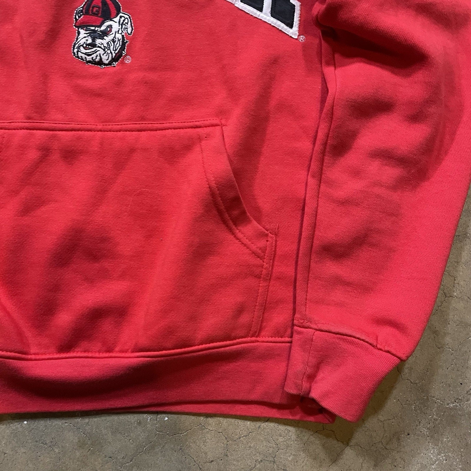 Georgia Bulldogs Hoodie Sweatshirt Red M NCAA Football Hanes Graphic Pullover