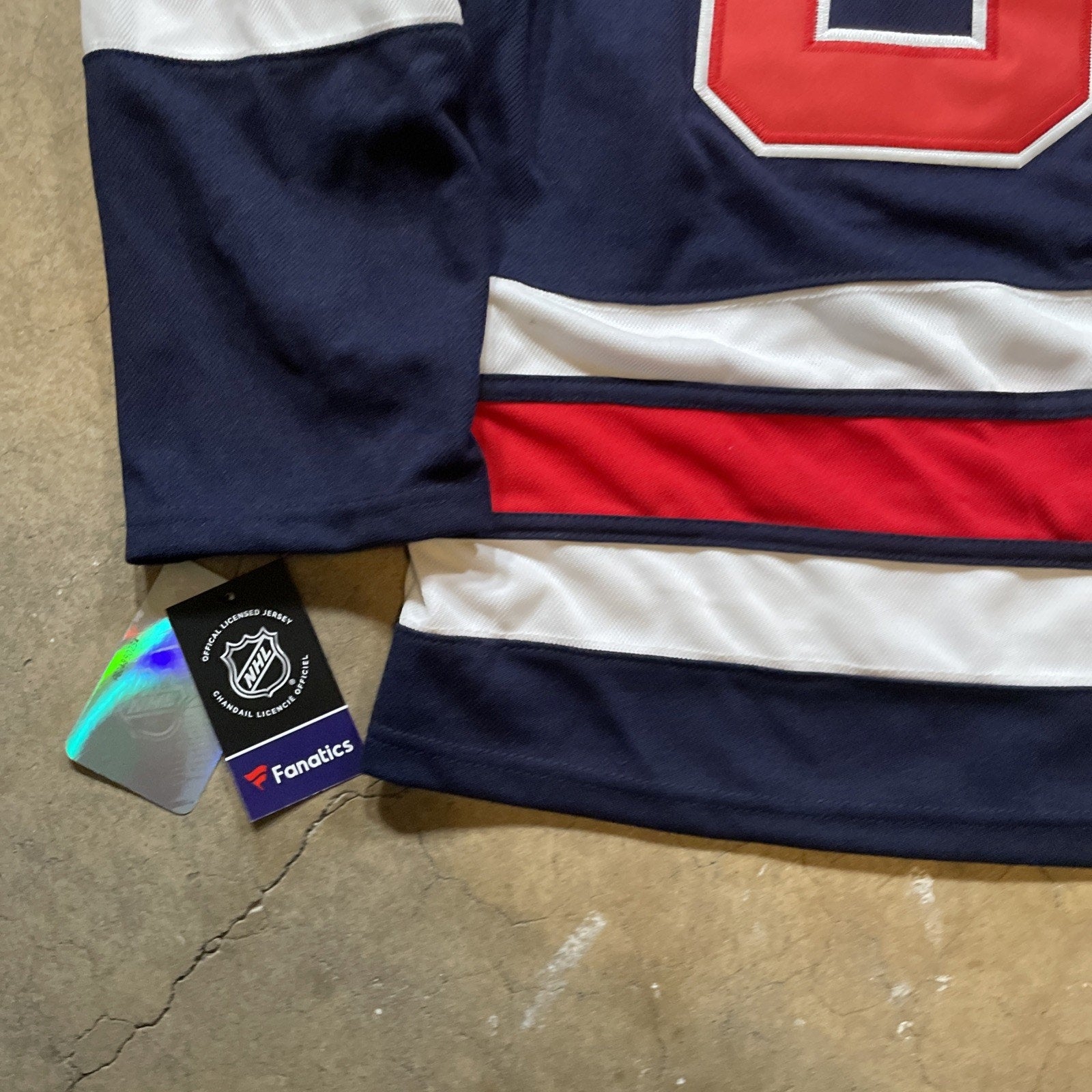 #37 NWT Connor Hellebuyck BLUE Winnipeg Jets JERSEY NEW 52 Sewn