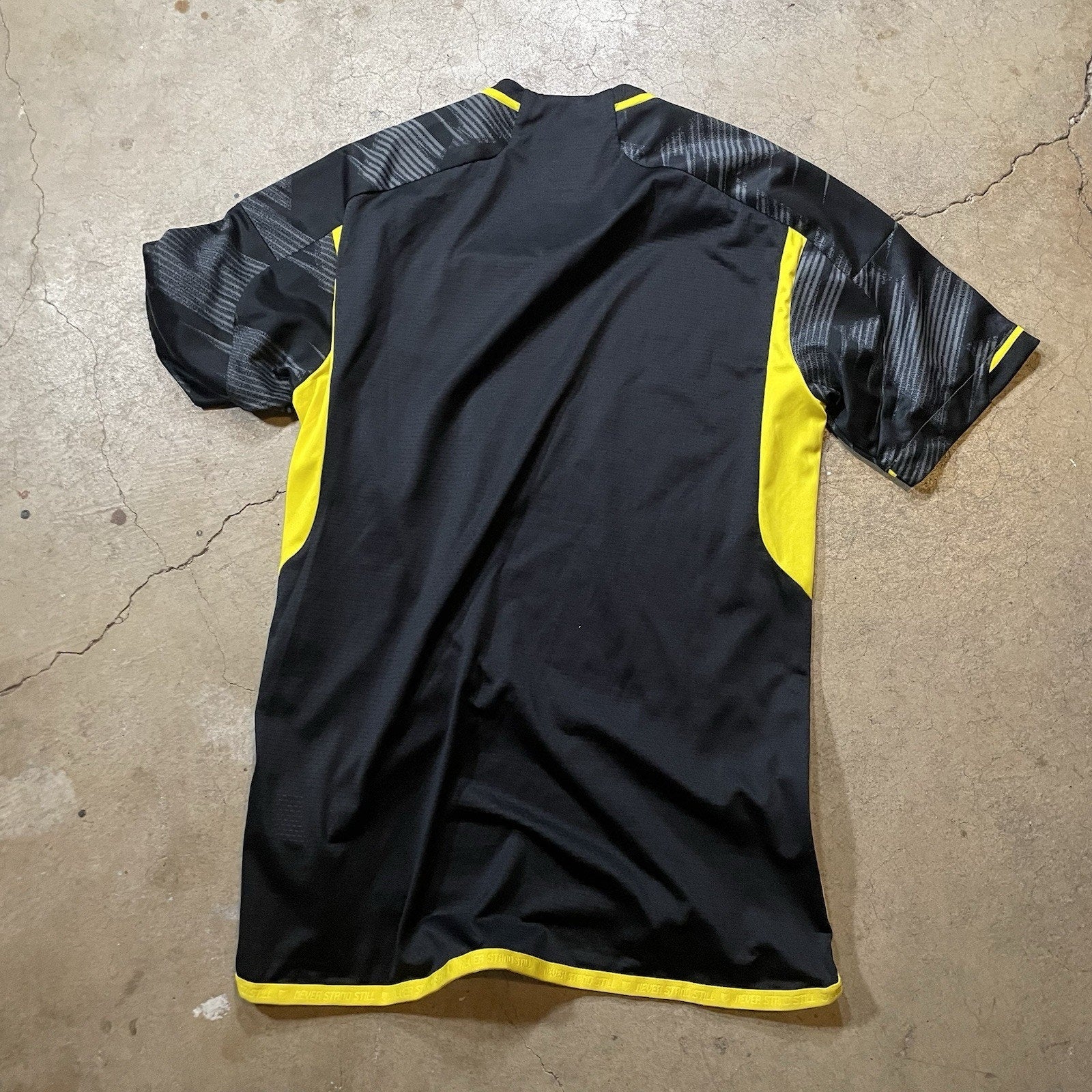 Adidas Authentic Columbus Crew Jersey 23/24 Away Kit JM9239 Men’s Size M